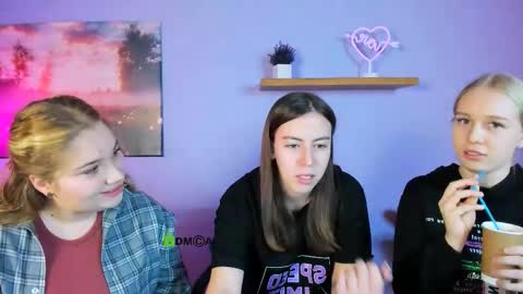 Snapshot of megan_cold chatting on October 20, 2025, 8:48 am megan_cold online show from October 20, 2025, 8:48 am
