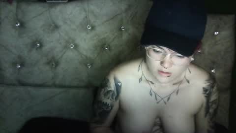 Megan and sophi online show from January 11, 2025, 5:41 am