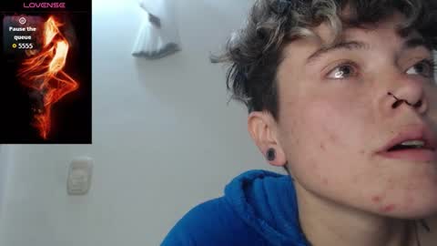 Megan and sophi online show from October 20, 2025, 1:28 am