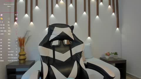 MEGAN COOPER online show from October 4, 2025, 7:12 pm