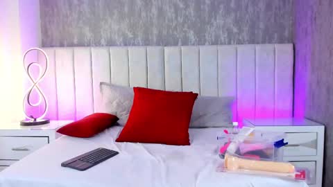 Snapshot of megan_cruzgb chatting on February 18, 2025, 8:25 pm Carolina Paez online show from February 18, 2025, 8:25 pm