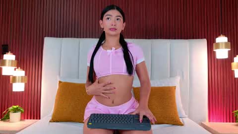 Snapshot of megan_cruzgb chatting on October 3, 2025, 12:35 pm Carolina Paez online show from October 3, 2025, 12:35 pm