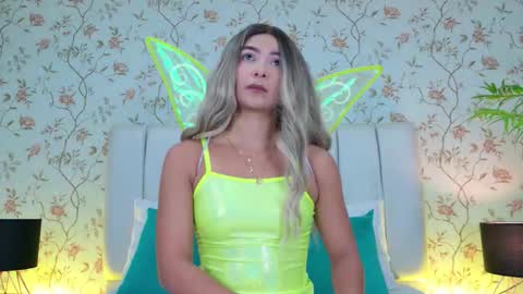 Snapshot of megan_cruzgb chatting on October 14, 2025, 12:50 pm Carolina Paez online show from October 14, 2025, 12:50 pm