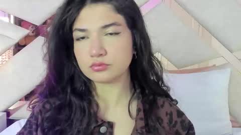     online show from October 21, 2025, 11:44 am