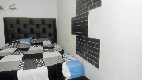 megan_greyxx online show from September 24, 2025, 1:03 pm