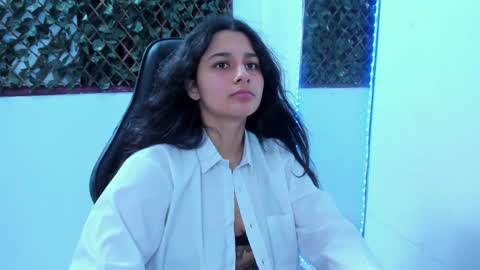 megan white 01  online show from January 9, 2025, 3:04 am