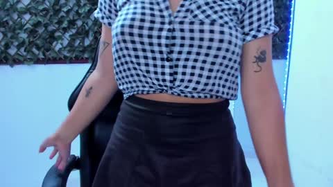 megan white 01  online show from January 11, 2025, 6:03 am