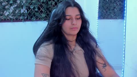 megan white 01  online show from January 14, 2025, 7:06 am