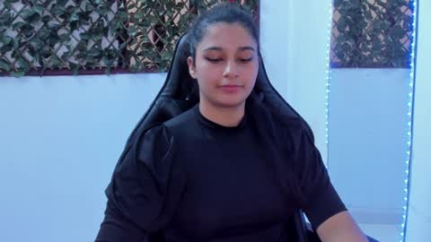 megan white 01  online show from January 15, 2025, 8:16 pm