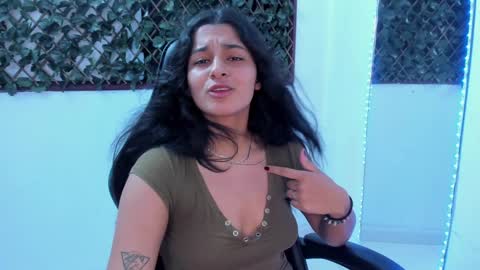 megan white 01  online show from January 17, 2025, 1:57 am