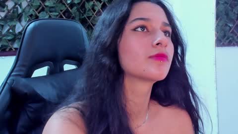 megan white 01  online show from January 18, 2025, 2:58 am