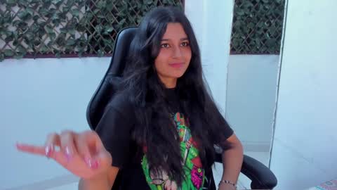 megan white 01  online show from January 27, 2025, 9:44 am