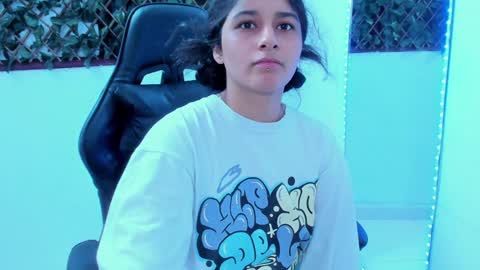 megan white 01  online show from February 6, 2025, 11:43 am