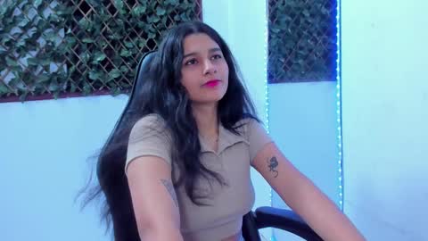 megan white 01  online show from February 11, 2025, 12:06 am