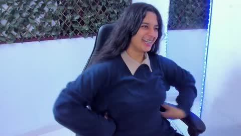 megan white 01  online show from February 17, 2025, 4:42 am