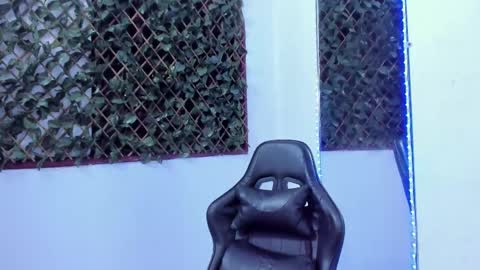 megan white 01  online show from February 17, 2025, 7:47 am