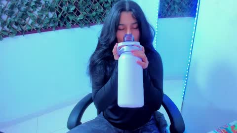 megan white 01  online show from February 25, 2025, 2:25 am