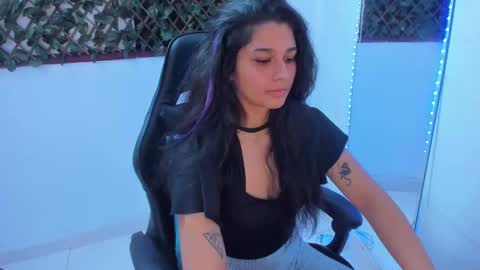 megan white 01  online show from March 11, 2025, 4:43 am