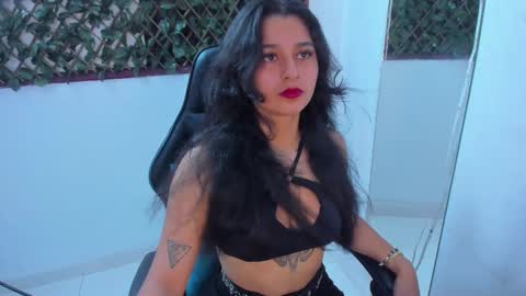 megan white 01  online show from March 12, 2025, 11:22 pm