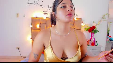 megan white 01  online show from September 15, 2025, 8:53 pm