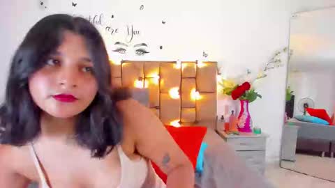 megan white 01  online show from September 23, 2025, 6:55 pm