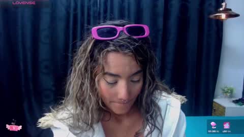 M E G A N   online show from December 18, 2024, 7:52 pm