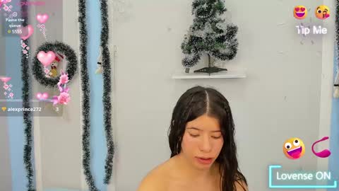 Snapshot of meganqueen2 chatting on December 3, 2024, 11:24 pm Megan Queen online show from December 3, 2024, 11:24 pm