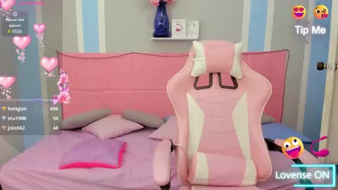 Snapshot of meganqueen2 chatting on February 3, 2025, 9:39 pm Megan Queen online show from February 3, 2025, 9:39 pm