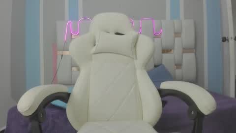 Megan Queen online show from December 16, 2025, 12:21 pm