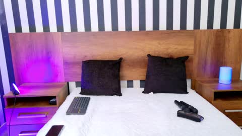 Megan  online show from September 18, 2025, 10:06 am