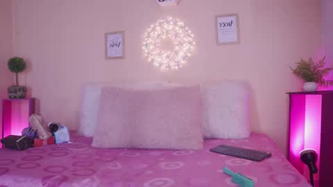 Meggie 1J online show from November 12, 2025, 11:36 pm