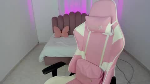 Meghan  online show from March 8, 2026, 8:01 pm