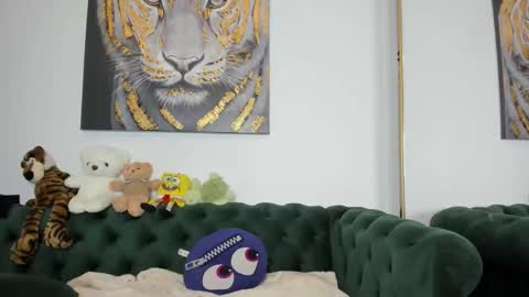 Snapshot of megpalmer chatting on May 28, 2026, 7:33 pm megpalmer online show from May 28, 2026, 7:33 pm