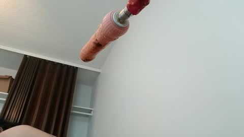 meheriuk68 online show from October 18, 2025, 11:16 pm