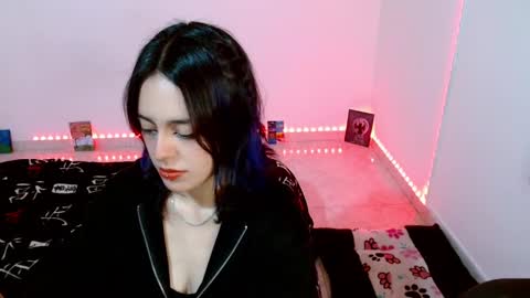 Snapshot of mei04_ chatting on October 4, 2025, 2:31 am Melissa online show from October 4, 2025, 2:31 am