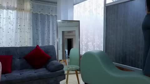 Mei online show from February 17, 2025, 7:53 pm