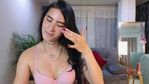 Mei online show from March 1, 2025, 2:04 am