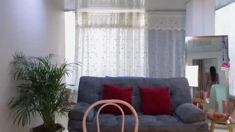 Mei online show from March 7, 2025, 7:49 pm