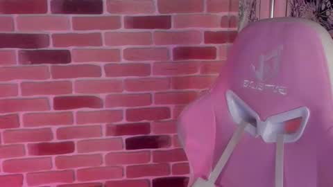 Katie  Payne online show from November 9, 2025, 3:21 pm