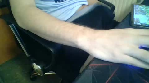 meks5544 online show from January 1, 2025, 6:49 pm