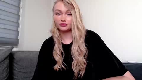 Melania online show from December 11, 2024, 11:08 am