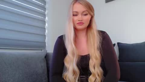 Melania online show from November 22, 2025, 11:42 am