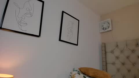 melania_xtreme online show from April 10, 2026, 2:50 am