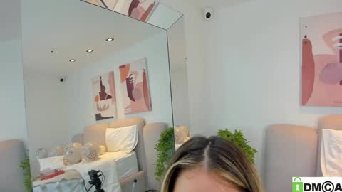 Melanie Baez online show from January 28, 2025, 8:57 am