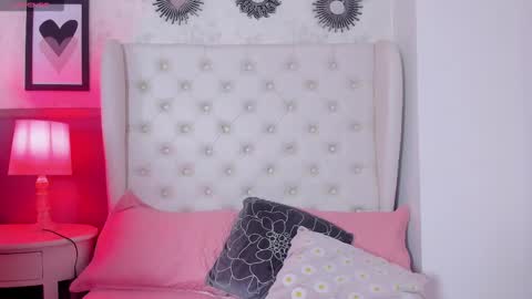 Melanie online show from February 11, 2025, 11:43 am