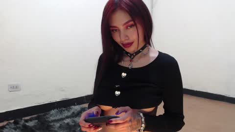 Melanie roux  online show from January 28, 2025, 8:58 pm