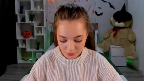 MelanieAlves online show from October 22, 2025, 12:27 pm