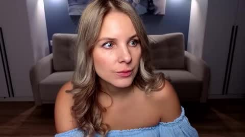 Melanie Bennett online show from November 19, 2025, 11:43 am