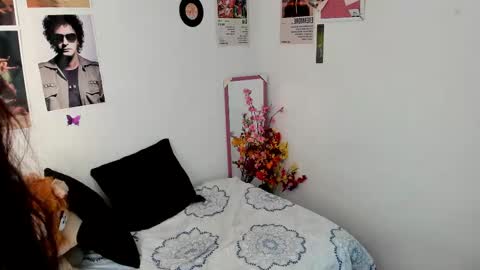 Snapshot of melanieev chatting on February 20, 2025, 8:47 pm mel online show from February 20, 2025, 8:47 pm