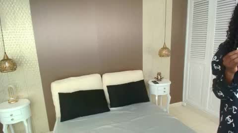 Snapshot of melaniepatton chatting on November 6, 2025, 12:06 pm Melanie online show from November 6, 2025, 12:06 pm